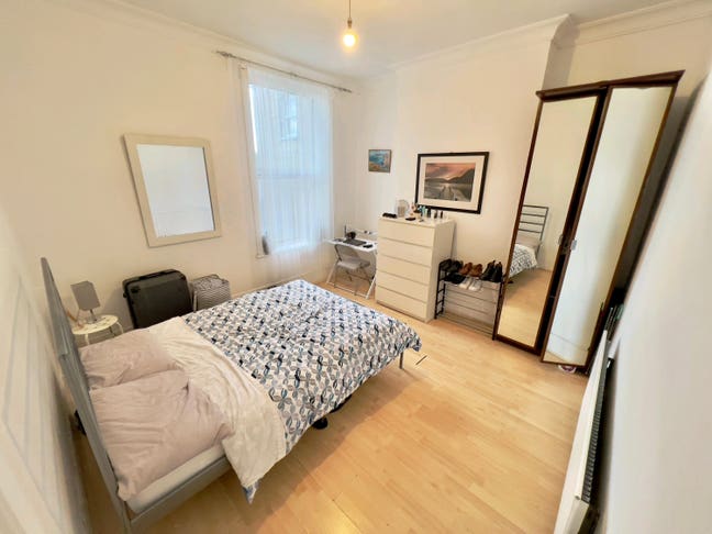 Double Room in Beautiful Flat  Main Photo
