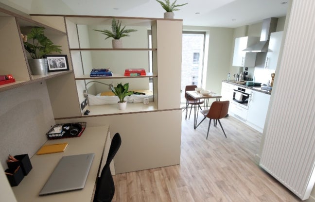 Female roommate wanted Main Photo