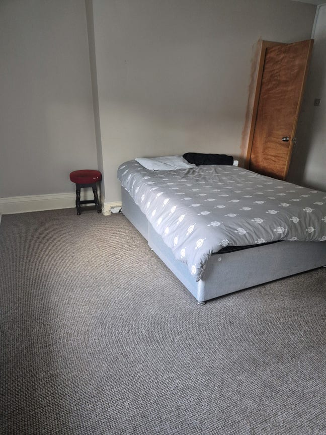 Room for rent  Main Photo
