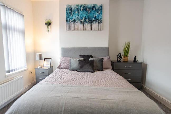 🏡 Newly Refurbished 4-Bed All-En-Suite House Main Photo