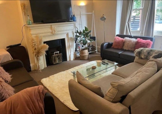 Double Room Available in a friendly flat Main Photo