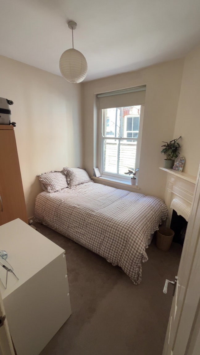 Double Room Available in a friendly flat Main Photo