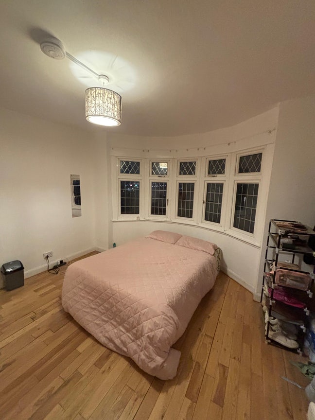 Double room to rent in luton Main Photo
