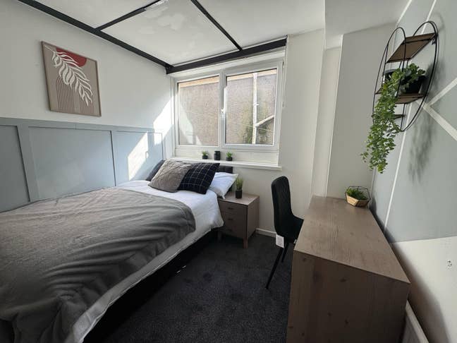 Room in City Centre. Only 1 Min Walk to Parc Tawe Main Photo