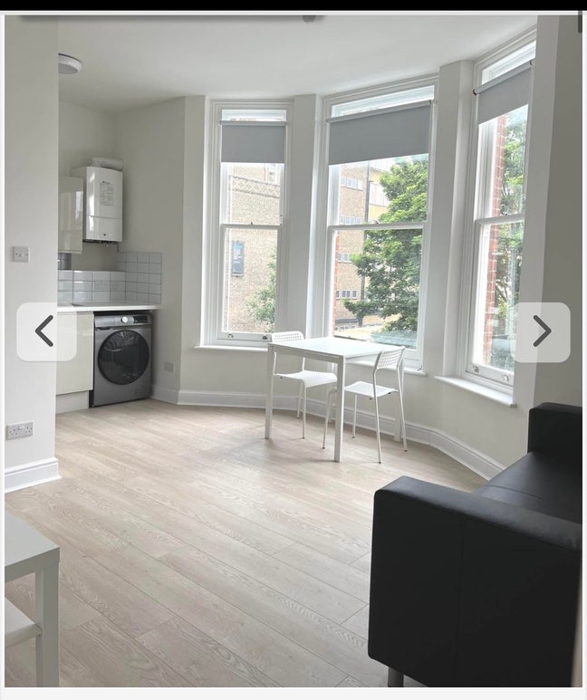 Looking for a flatmate to share a beautiful flat! Main Photo