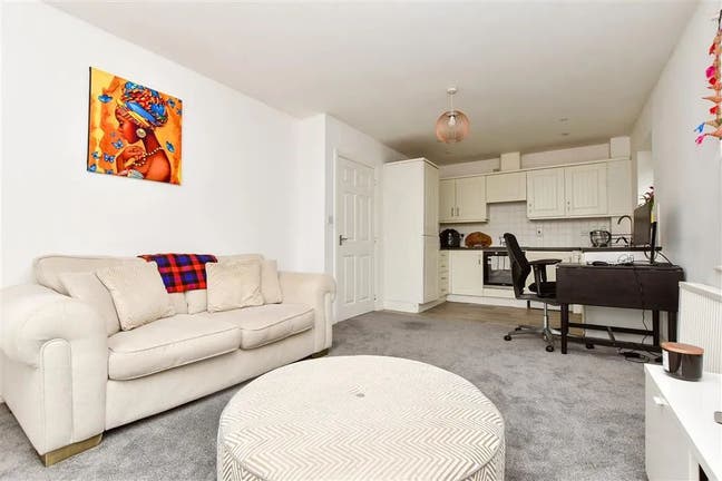 Apartment in Earlswood, Surrey Main Photo