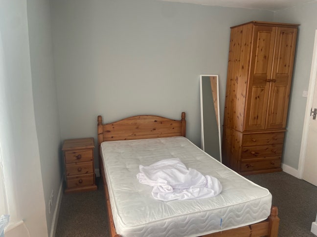 Double room to rent  Main Photo