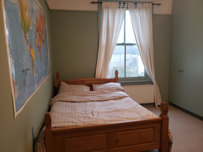 Spacious, light, double room in central Brighton Main Photo