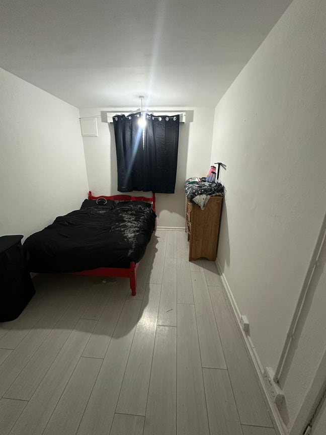 Double Bedroom  Main Photo