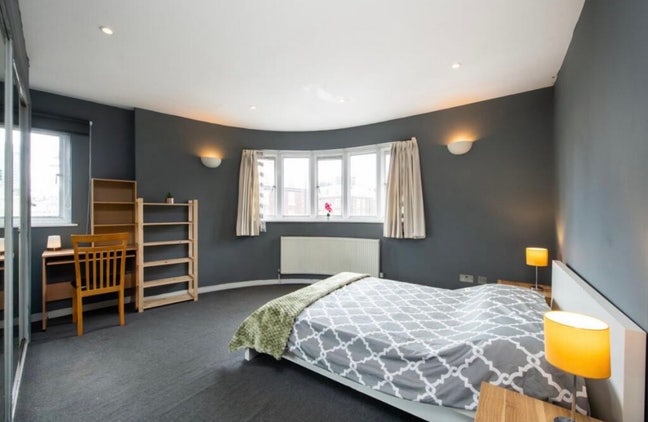 Large room available from November Main Photo