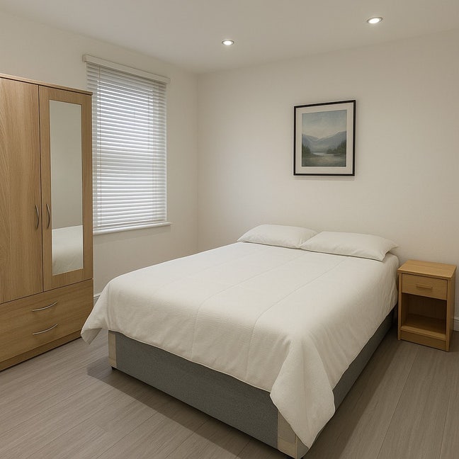 3 rooms same property East Ham move quick  Main Photo