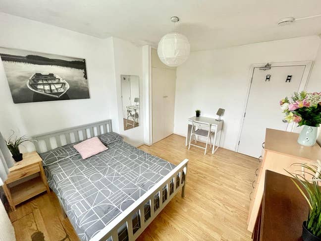 Spacious double room in Cricklewood Main Photo