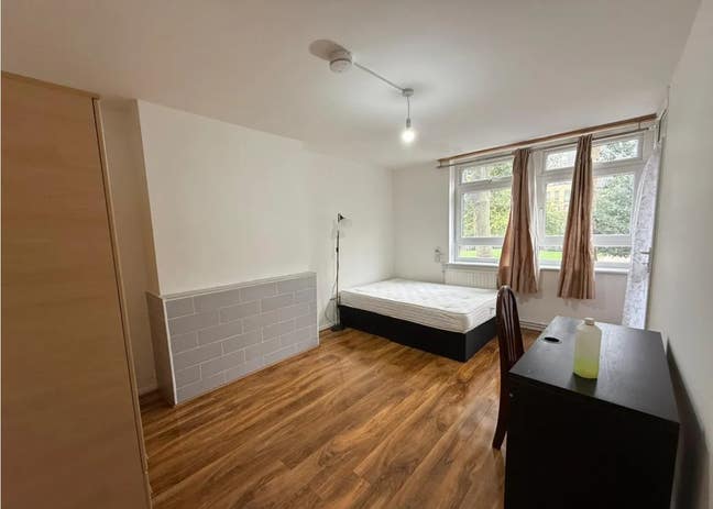 Room w/ Balcony Near Bethnal Green Some Bills Inc Main Photo