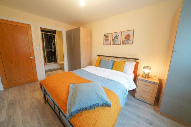 1 Spacious ENSUITE in Canary Wharf for November   Main Photo
