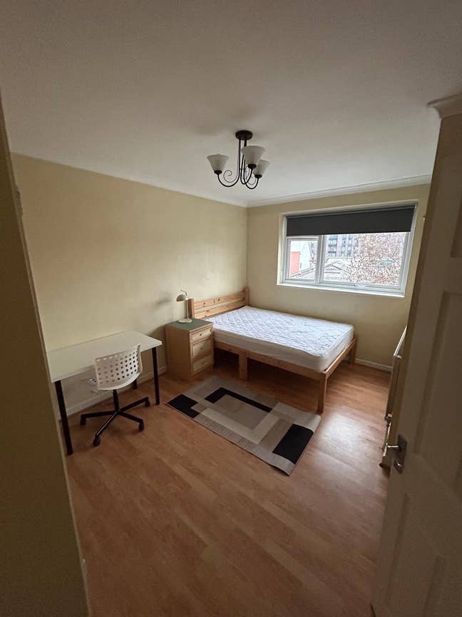 ** Whitechapel ** Large Double Room Available Now  Main Photo