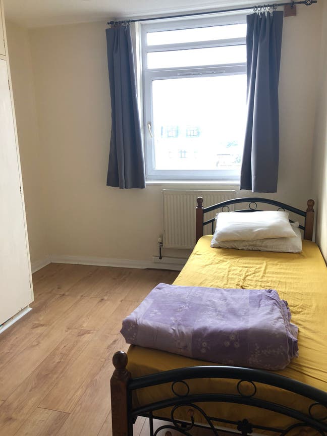 Bright Single Room | 10 min to Elizabeth Line  Main Photo