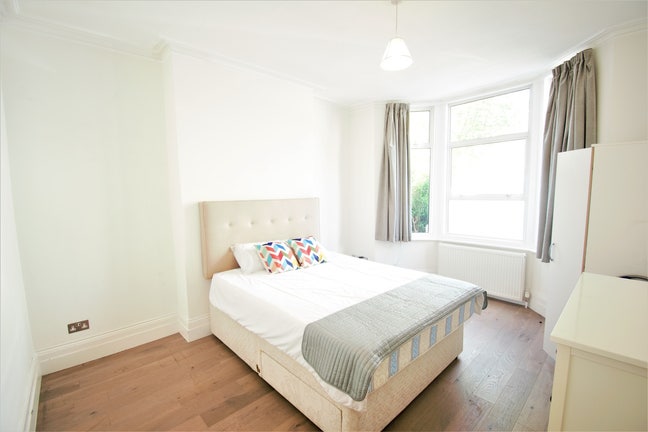 5 Rooms Available in Chiswick - Bills Included Main Photo