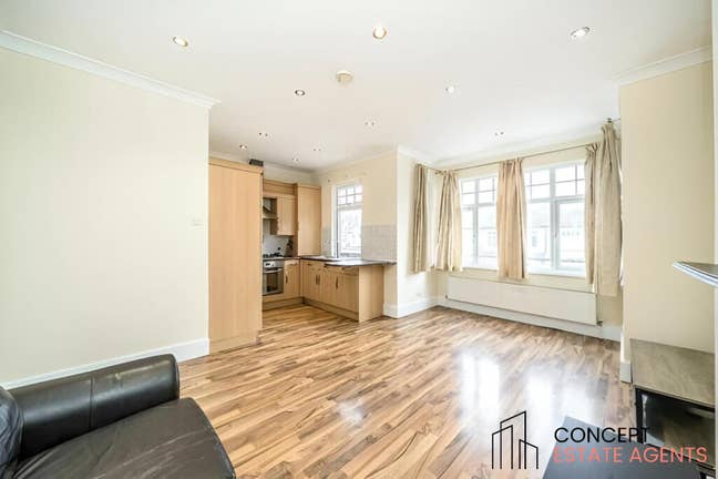 Spacious 1 Bedroom Flat in a Prime Location, SW19 Main Photo