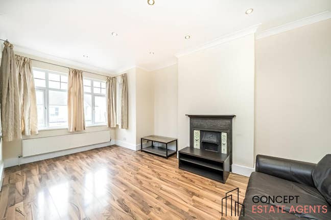 Spacious 1 Bedroom Flat in a Prime Location, SW19 Main Photo