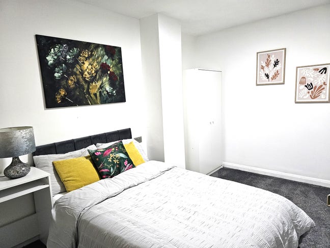 Beautiful & Cosy Ensuite Room Main Photo