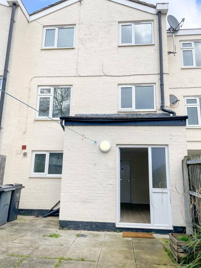 4 bed house becoming available £850 exc bills Main Photo