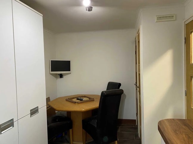 Room for rent - 2 month sublet in Bow  Main Photo