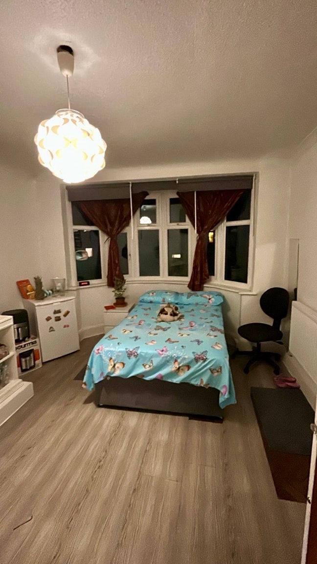 Double Rooms, Car Parking, Patio! Main Photo