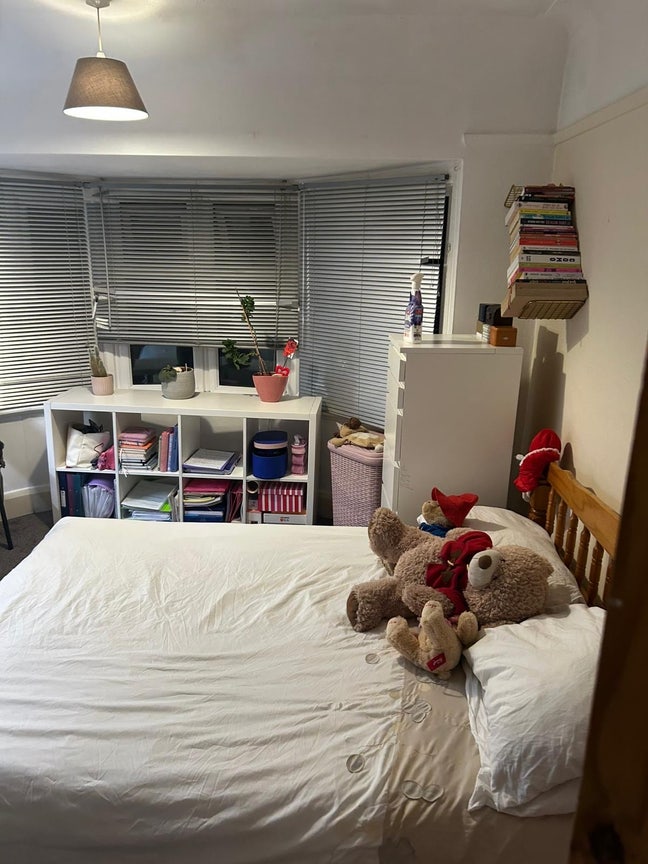Double Rooms, Car Parking, Patio! Main Photo