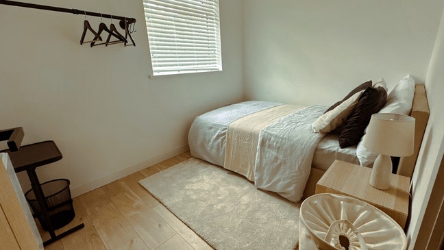Modern Double Room Close to City Centre Main Photo