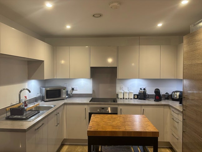 Spacious Double Room in Bright 3 Bed Flat in Hove Main Photo