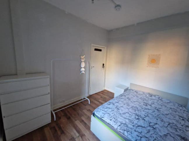 Bright Room in Seven Sisters From November Main Photo