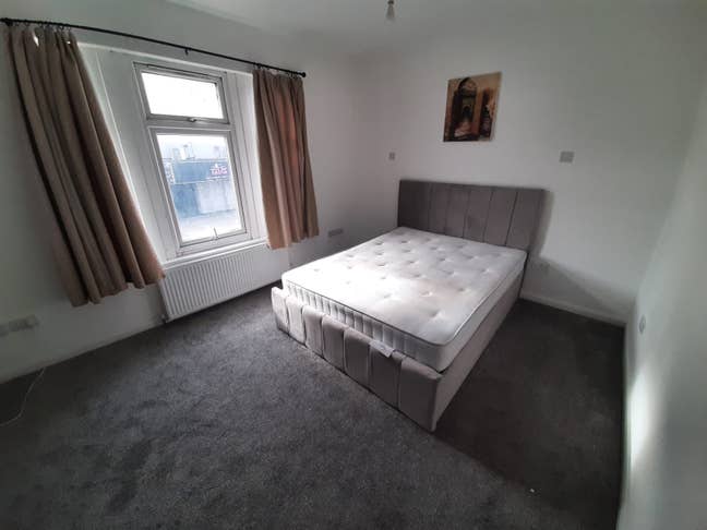 Spacious Double Room in Ilford | Ladies Only Main Photo