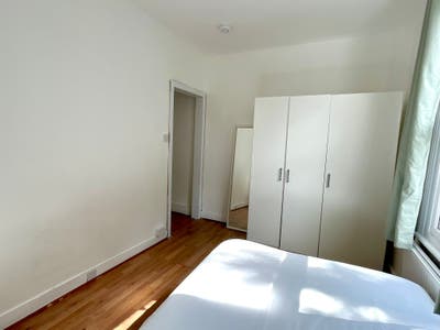 + Great Room + Private Office ! Tunrpike Lane  Main Photo