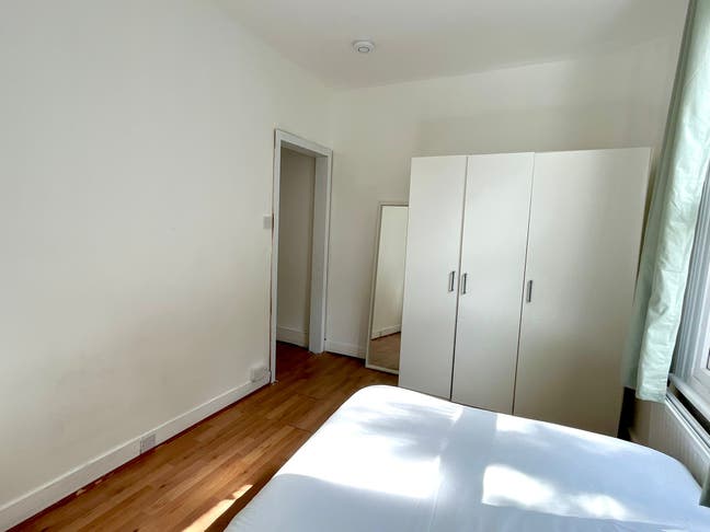 + Great Room + Private Office ! Tunrpike Lane   Main Photo