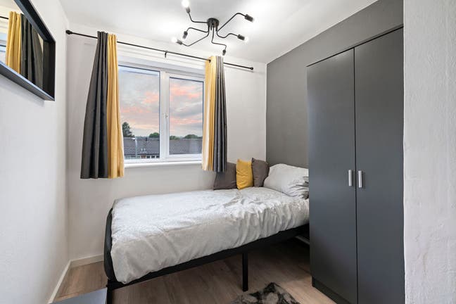 Furnished Double Room Single Occ - Romford Main Photo
