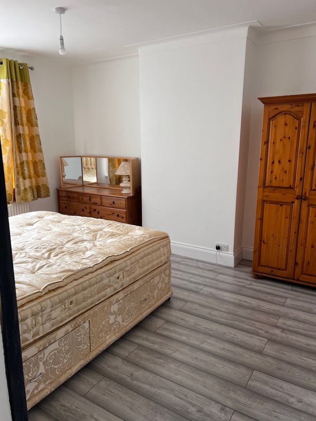 Double room for rent - £800pcm (all bills included Main Photo