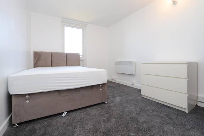 Rooms Walking Distance to Met Uni Main Photo