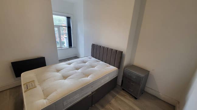5 bed flat in Fallowfield- 3 rooms left!! Main Photo