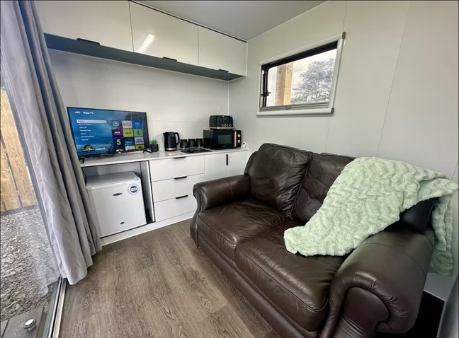 1 bedroom pod for rent  Main Photo