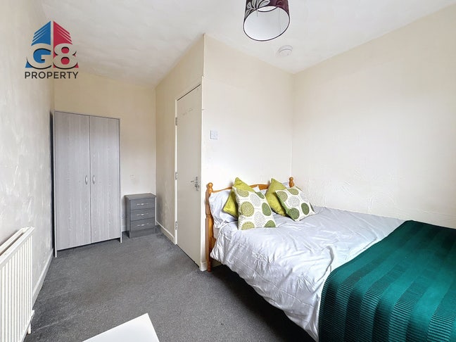 Double room available - Caxton Street Main Photo