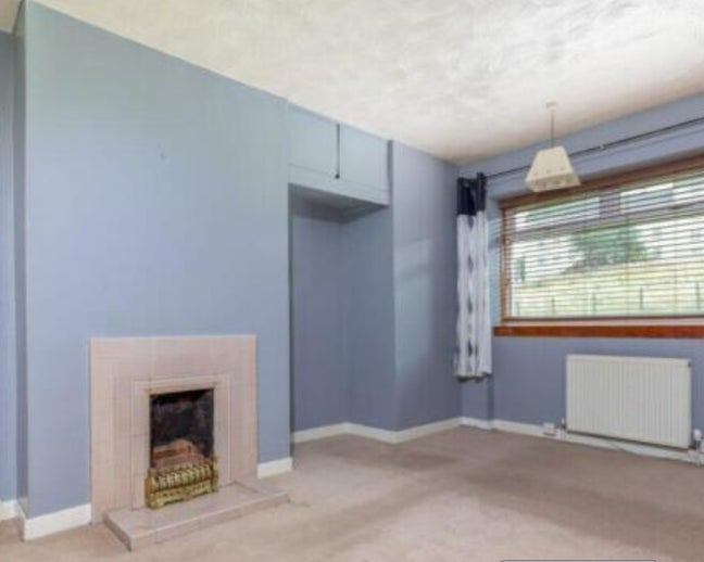 2 bedroom groundfloor with small private  garden  Main Photo