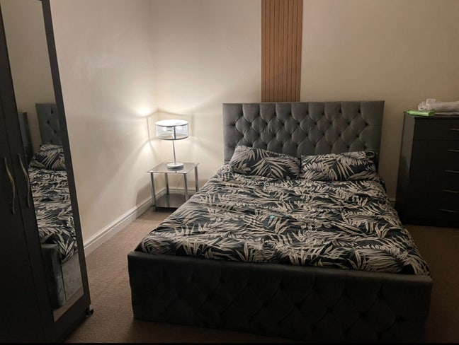 2 Double Rooms to Rent in 3-Bedroom  Main Photo