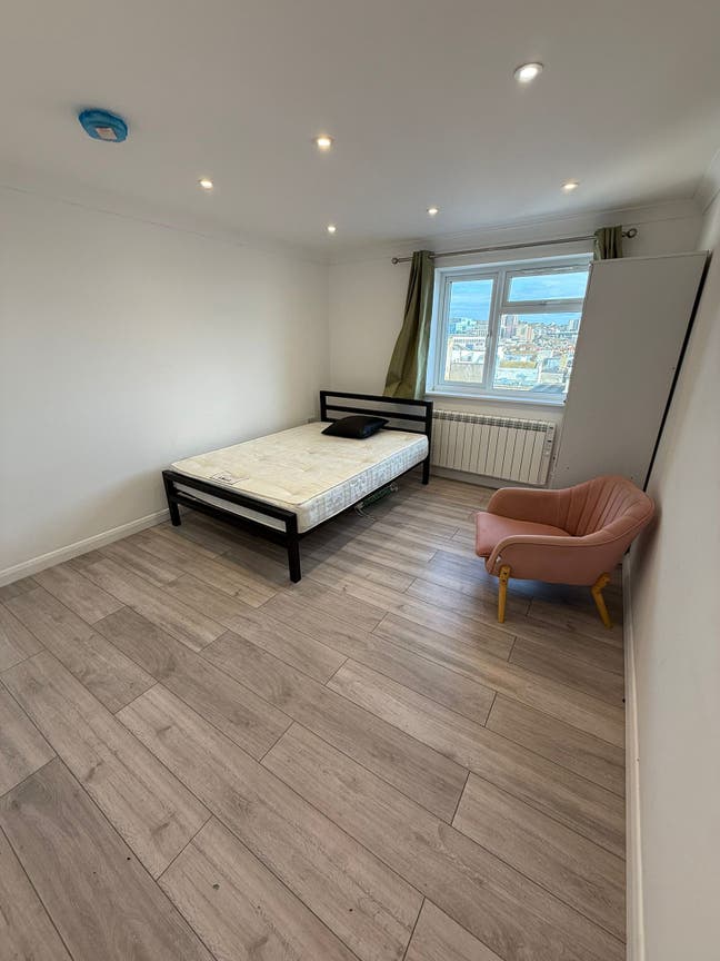 Stunning Brand New Two-Bedroom Flat in the Heart o Main Photo