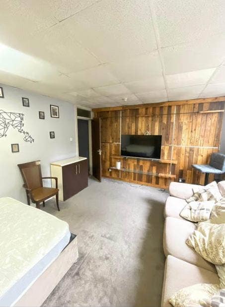 Fully Furnished Large Studio Flat BL1 Bills Includ Main Photo