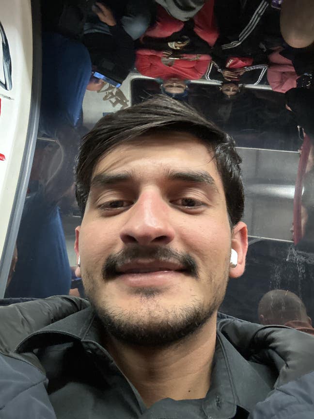 I am looking for a room to rent a share room Main Photo