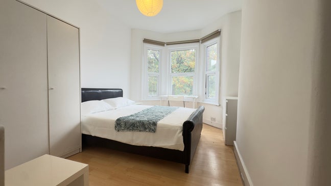 Cozy Double Room (Overground Bruce Grove) Main Photo