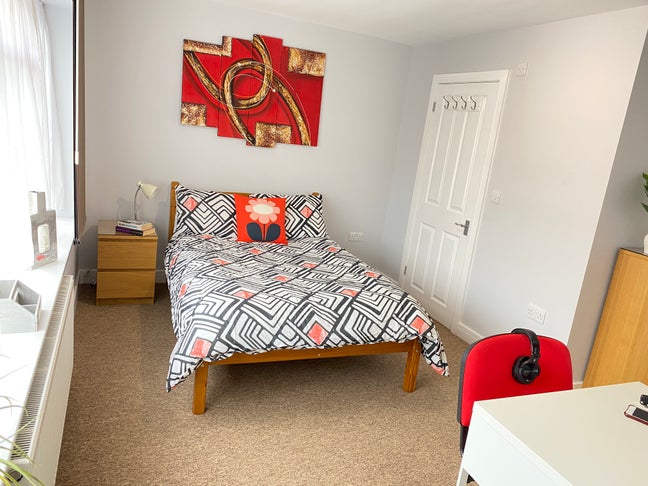⭐  Large Ensuite Double - Byfleet Surrey  ⭐  Main Photo