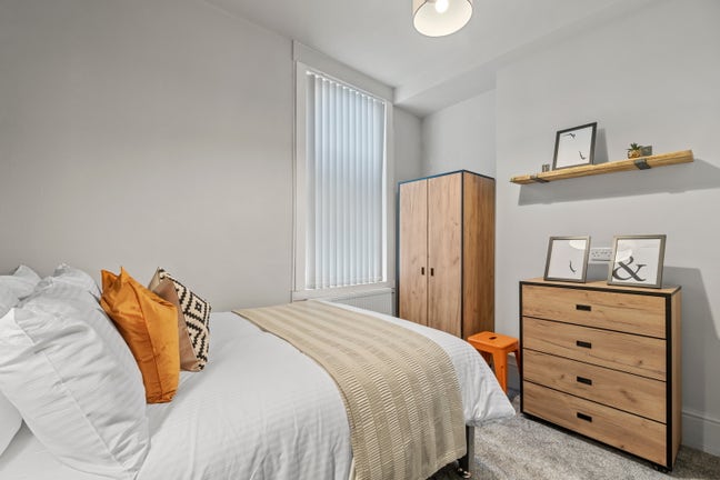 Blissful Beaumont - Ensuite Room Available!  Main Photo