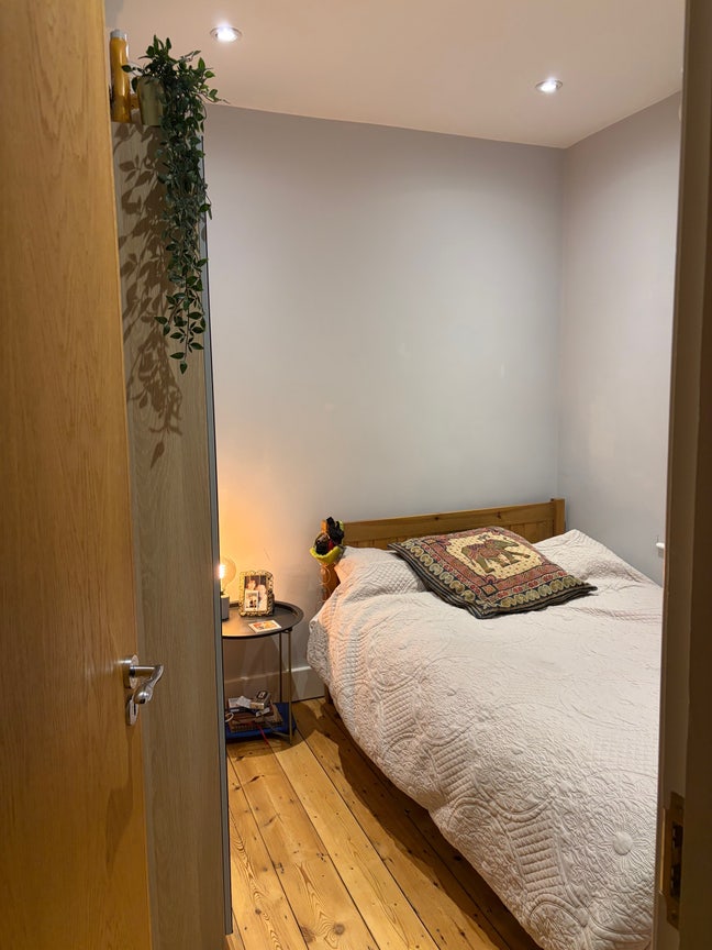 Clapham north beautiful flat  Main Photo