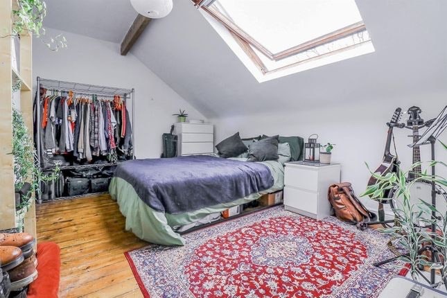 Private Double En-Suite Top Floor. Main Photo